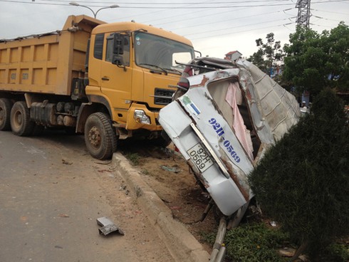Đà Nẵng: TNGT nghiêm trọng, 12 người bị thương - ảnh 1
