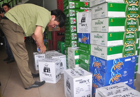 Đà Nẵng: Phát hiện hơn 7.000 chai rượu Vodka Men’s nghi giả - ảnh 1