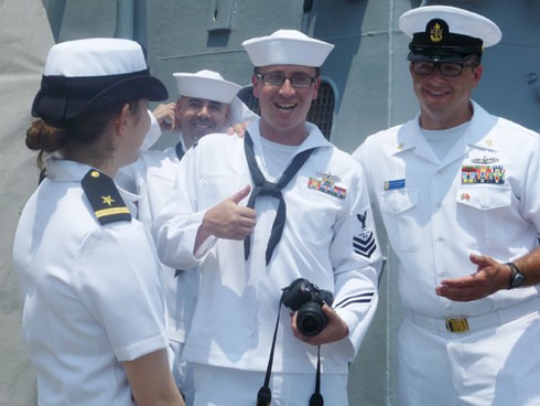 Những nụ cười trên chiến hạm