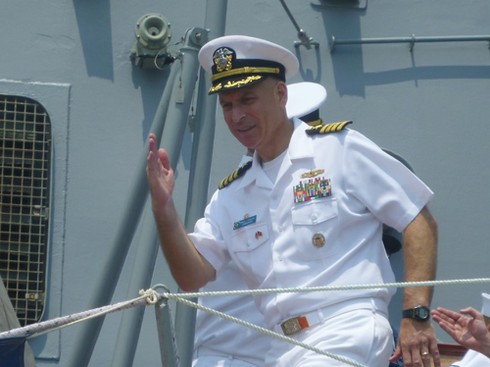 Những nụ cười trên chiến hạm