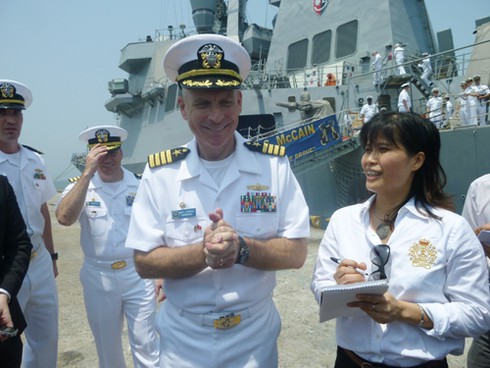 Những nụ cười trên chiến hạm