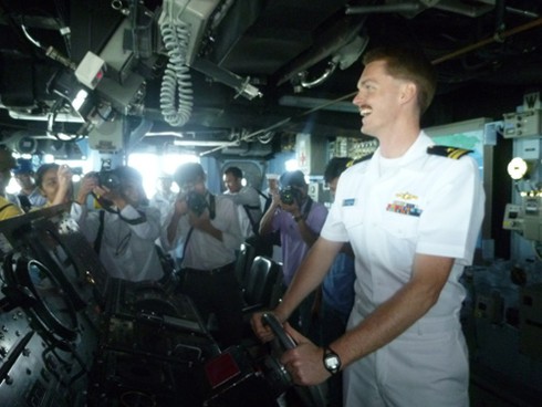 Những nụ cười trên chiến hạm