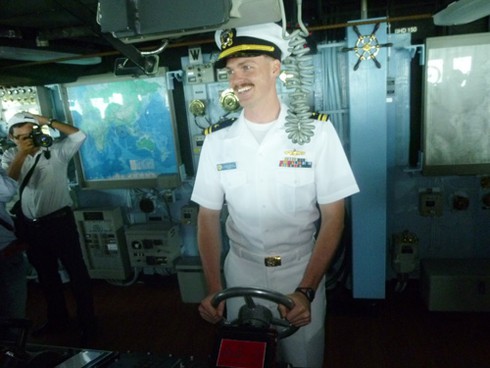 Những nụ cười trên chiến hạm