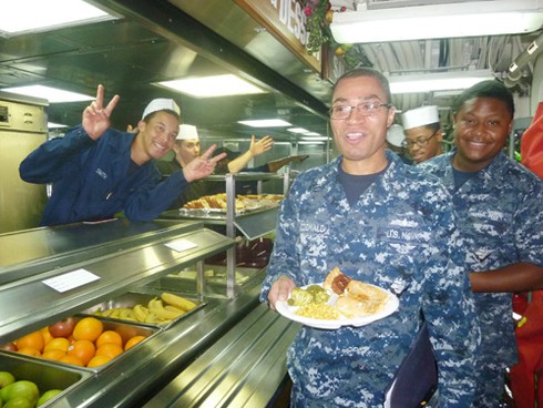 Những nụ cười trên chiến hạm