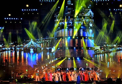Đà Nẵng dừng tổ chức lễ hội Ánh sáng quốc tế 2014 - ảnh 1