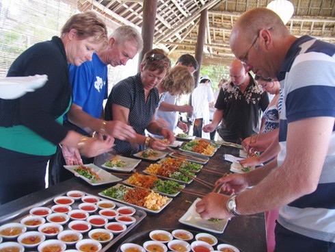 Ông Nguyễn Sự: Sẽ chấn chỉnh việc bán vé trong thời gian sớm nhất! - ảnh 3