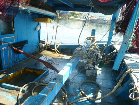 Đứt ruột đón “xác” tàu cá bị Trung Quốc đâm chìm - ảnh 21