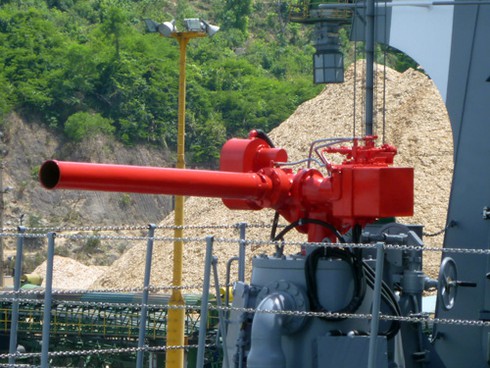 Vào bên trong tàu đổ bộ Kunisaki Nhật Bản đang ở Đà Nẵng - ảnh 21