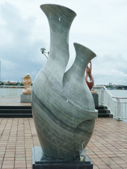 Vườn tượng ở “phòng khách” Đà Nẵng đầy rác! - ảnh 10