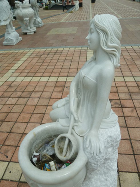 Vườn tượng ở “phòng khách” Đà Nẵng đầy rác! - ảnh 20