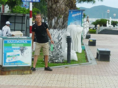 Vườn tượng ở “phòng khách” Đà Nẵng đầy rác! - ảnh 33