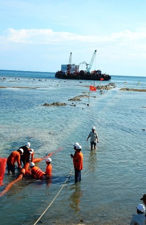 Cáp ngầm cấp điện đã vượt biển ra đến đảo Lý Sơn - ảnh 3