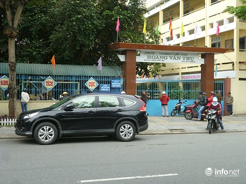 Đà Nẵng: Rác tràn lan quanh… các điểm nhấn kiến trúc! - ảnh 12