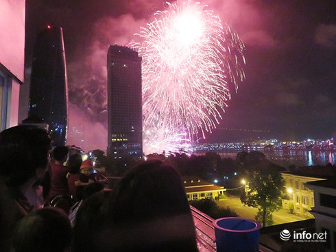 Đà Nẵng: 7 KS, tàu du lịch nâng giá trái quy định dịp pháo hoa quốc tế 2015 - ảnh 1