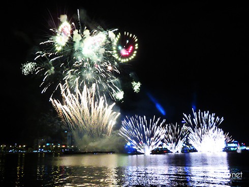 Pháo hoa rực rỡ trên sông Hàn tối 2/9 - ảnh 4