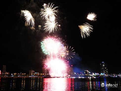 Pháo hoa rực rỡ trên sông Hàn tối 2/9 - ảnh 10