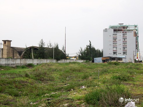 Nhà cao tầng nghi của người Trung Quốc áp sát, nhòm ngó sân bay Nước Mặn? - ảnh 3