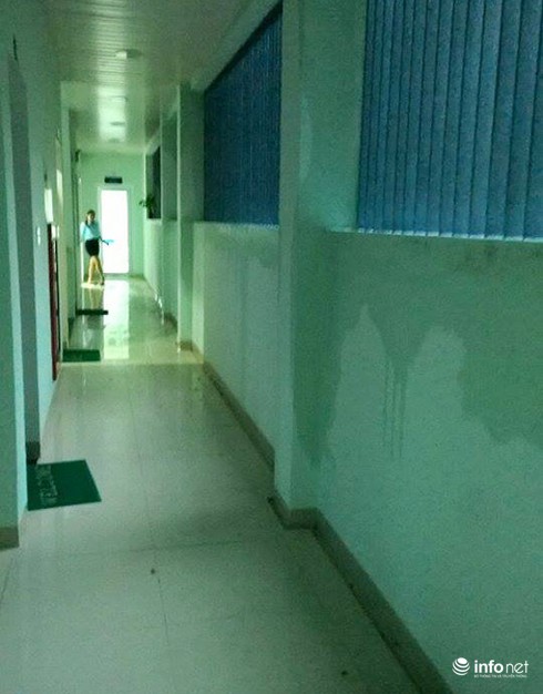 Đà Nẵng: Thư viện trọng điểm mới khánh thành đã thấm dột nặng! - ảnh 1
