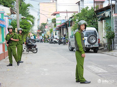 Đà Nẵng: Kẻ lạ mặt mai phục, bắn chết một người ngoại quốc ngay cổng nhà - ảnh 2