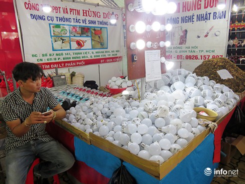 Đà Nẵng: Hàng Trung Quốc lại chui vào hội chợ hàng Việt! - ảnh 9