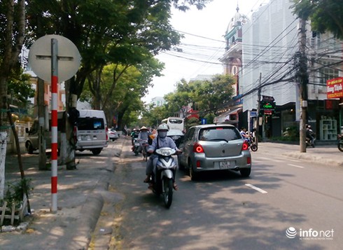 Đà Nẵng: Người dân “vô tư” đi ngược chiều trên đường một chiều mới triển khai - ảnh 9