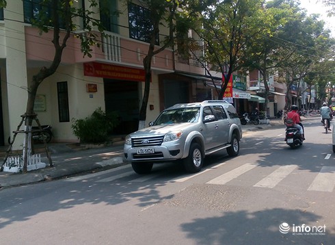 Đà Nẵng: Người dân “vô tư” đi ngược chiều trên đường một chiều mới triển khai - ảnh 7