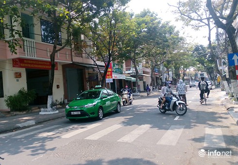 Đà Nẵng: Người dân “vô tư” đi ngược chiều trên đường một chiều mới triển khai - ảnh 8