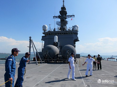 Vận thang độc đáo trên tàu đổ bộ JSDS Shimokita (LST-4002) của Hải quân Nhật Bản - ảnh 7