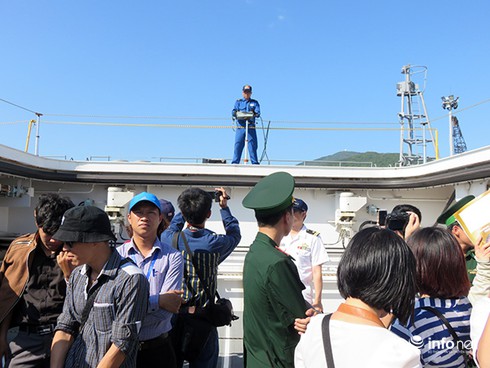 Vận thang độc đáo trên tàu đổ bộ JSDS Shimokita (LST-4002) của Hải quân Nhật Bản - ảnh 31