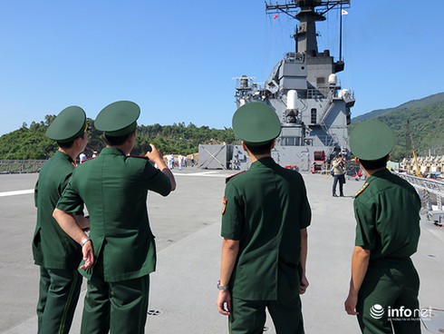 Vận thang độc đáo trên tàu đổ bộ JSDS Shimokita (LST-4002) của Hải quân Nhật Bản - ảnh 2