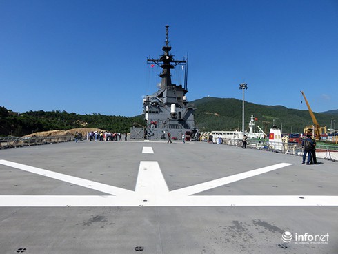 Vận thang độc đáo trên tàu đổ bộ JSDS Shimokita (LST-4002) của Hải quân Nhật Bản - ảnh 4