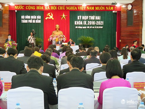 Kỳ họp HĐND TP Đà Nẵng: Bức xúc việc HDV du lịch Trung Quốc hoạt động trái phép! - ảnh 1