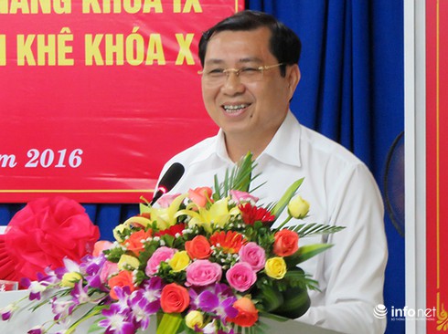 Đà Nẵng: Trao giấy khai sinh, BHYT, hộ khẩu tại nhà để chào đón trẻ em ra đời - ảnh 1