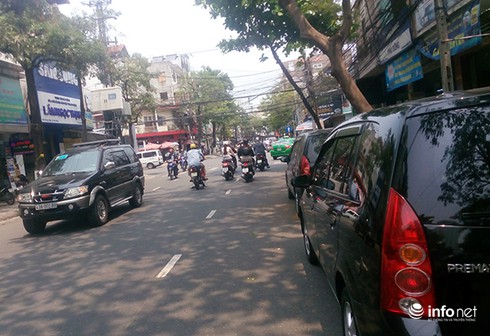 Đà Nẵng xin Chính phủ cho thí điểm thu phí đỗ xe ô tô trên đường - ảnh 1