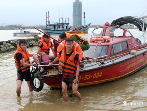 Đà Nẵng: Cứu sống một thanh niên nhảy cầu Thuận Phước tự tử - ảnh 2