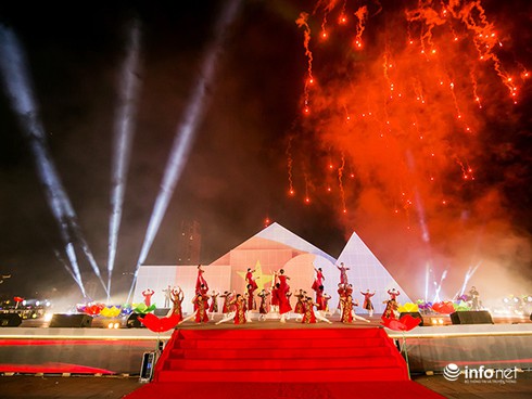 Đà Nẵng nhặt “sạn” chương trình nghệ thuật khai mạc pháo hoa quốc tế DIFF 2017 - ảnh 1