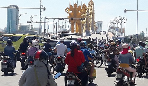 Mất điện trên diện rộng, giao thông ở trung tâm TP Đà Nẵng hỗn loạn - ảnh 14
