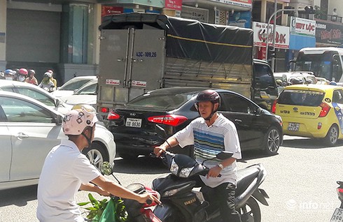 Mất điện trên diện rộng, giao thông ở trung tâm TP Đà Nẵng hỗn loạn - ảnh 18