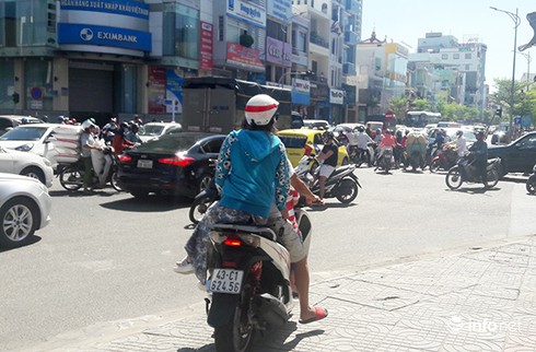 Mất điện trên diện rộng, giao thông ở trung tâm TP Đà Nẵng hỗn loạn - ảnh 22