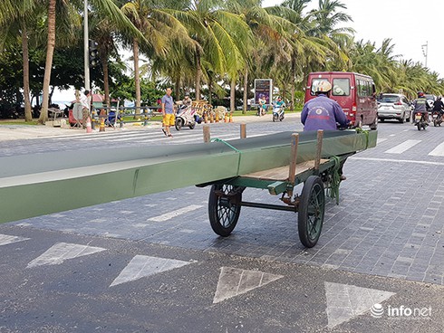 An toàn giao thông Tái diễn tình trạng xe chở tôn xe kéo tự chế gây nguy  hiểm trên đường phố Hưng Yên  Ảnh thời sự trong nước  Văn hoá