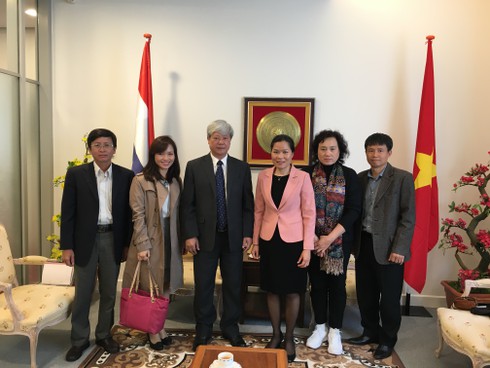 Đại sứ Ngô Thị Hòa tiếp đoàn Tạp chí Cộng sản thăm làm việc tại Hà Lan - ảnh 1