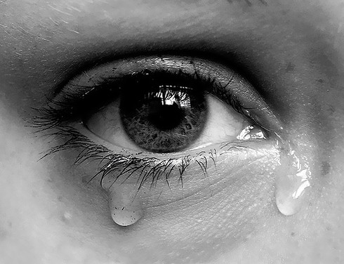 Khóc không phải là dấu hiệu yếu đuối. Hình ảnh tâm trạng khóc sẽ giúp bạn giải phóng tất cả những gì đang áp đặt lên bạn. Cùng xem và trải nghiệm chúng với những xúc cảm chân thật nhất.
