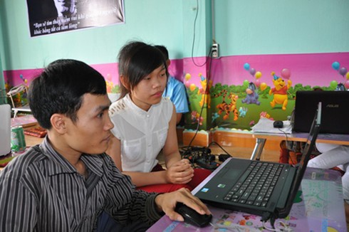 Từ cậu bé khuyết tật... đến