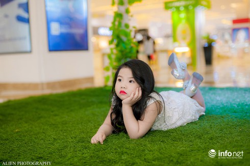 Mẫu nhí Linh Chi và Bảo Ngọc cực xinh trong thời trang ren hè siêu hot - ảnh 8