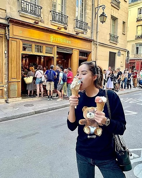 Tăng Thanh Hà ví hai con như cá mập vì bị 'phá đám' lúc chụp hình