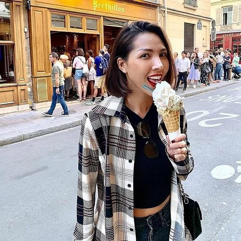 Tăng Thanh Hà ví hai con như cá mập vì bị 'phá đám' lúc chụp hình