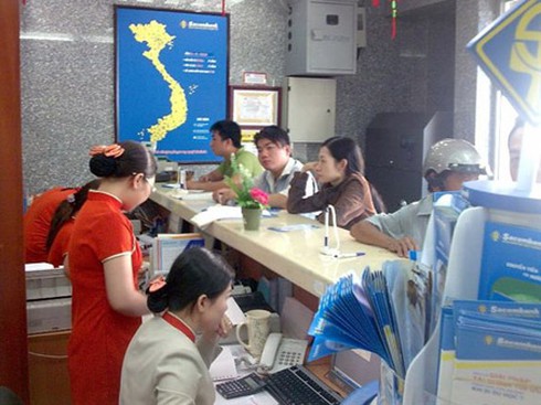 Có chuyện ngân hàng bị sáp nhập cưỡng bức? - ảnh 1