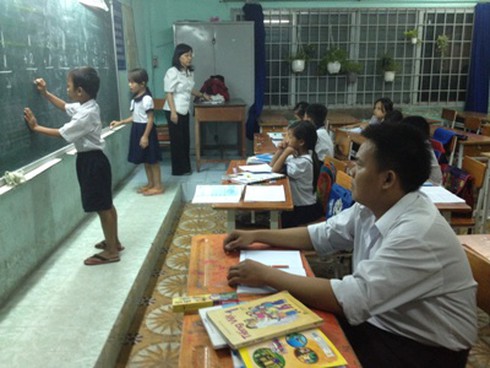 Chuyện chàng trai 22 tuổi học lớp 1: Sẽ chinh phục cả tiếng Anh - ảnh 1