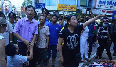 Đắk Lắk: Xử lí nghiêm đối tượng tát PCT phường khi giải phóng vỉa hè - ảnh 1