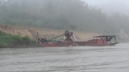 Đắk Lắk: Vụ “tàu ma” hút cát trái phép, không cần chờ giấy phép hết hạn mới xử - ảnh 1